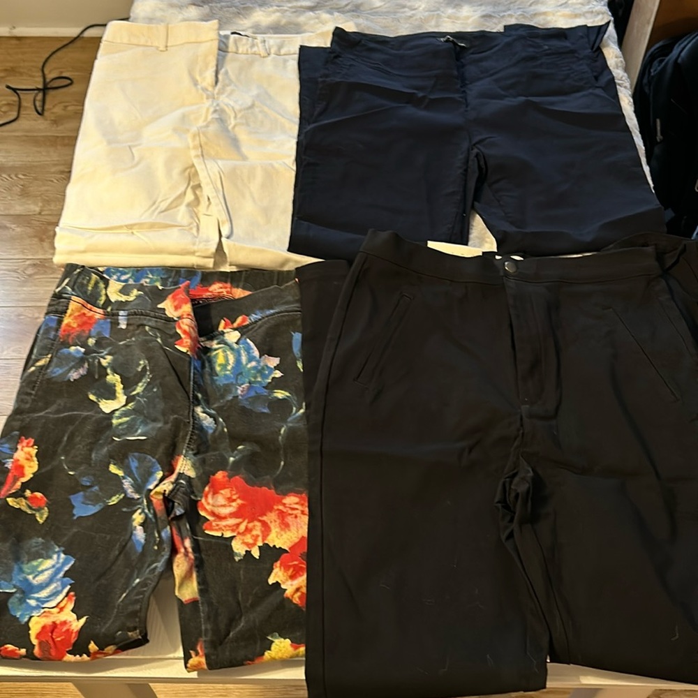 Women’s pants 4 pairs.  Sizes M, 4, 4, 6 $20 for all